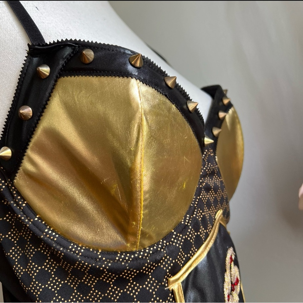 Warrior Princess/Gladiator Woman Costume - Picture 10 of 16